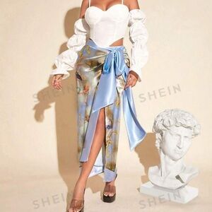 Graphic tie knot skirt